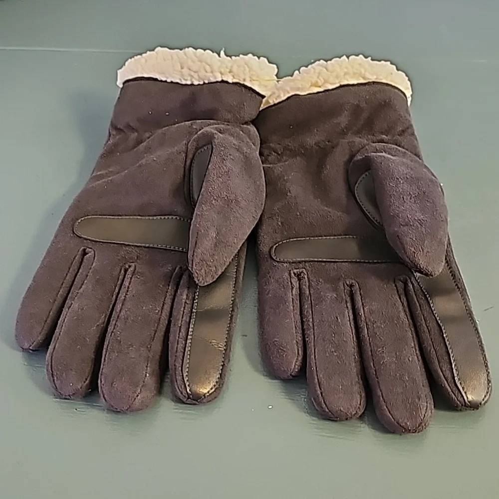 Isotoner women's wrist smart dri microsuede winter gloves. NWOT. Size large Gray - Picture 2 of 8